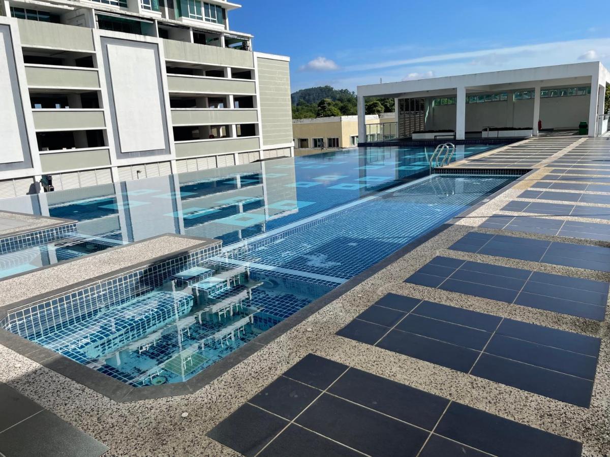 Akademik Suite Mount Austin ยะโฮร์บาห์รู ภายนอก รูปภาพ